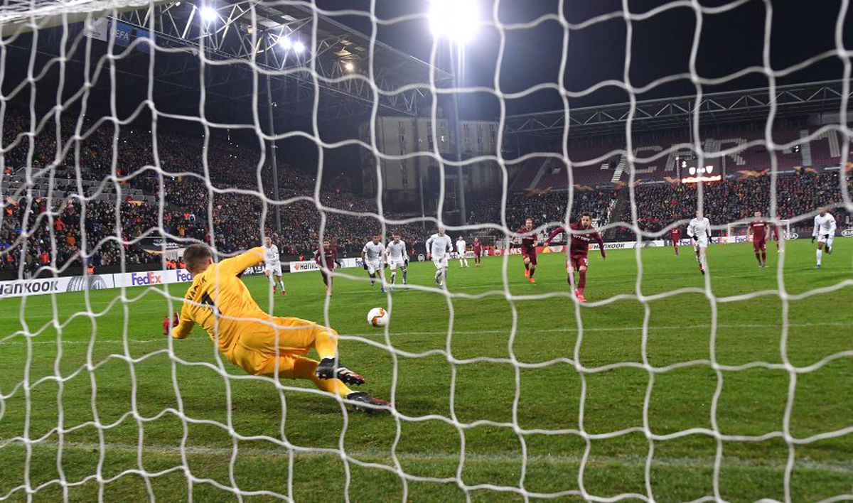 CFR CLUJ - SEVILLA 1-1 // FOTO VAR-ul a fost de partea noastră » Clujenii au deschis scorul cu ajutorul tehnologiei video!