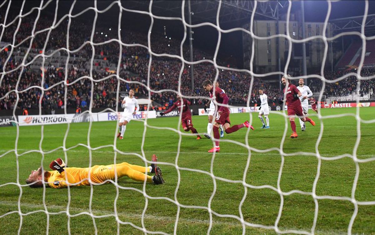 CFR CLUJ - SEVILLA 1-1 // FOTO VAR-ul a fost de partea noastră » Clujenii au deschis scorul cu ajutorul tehnologiei video!