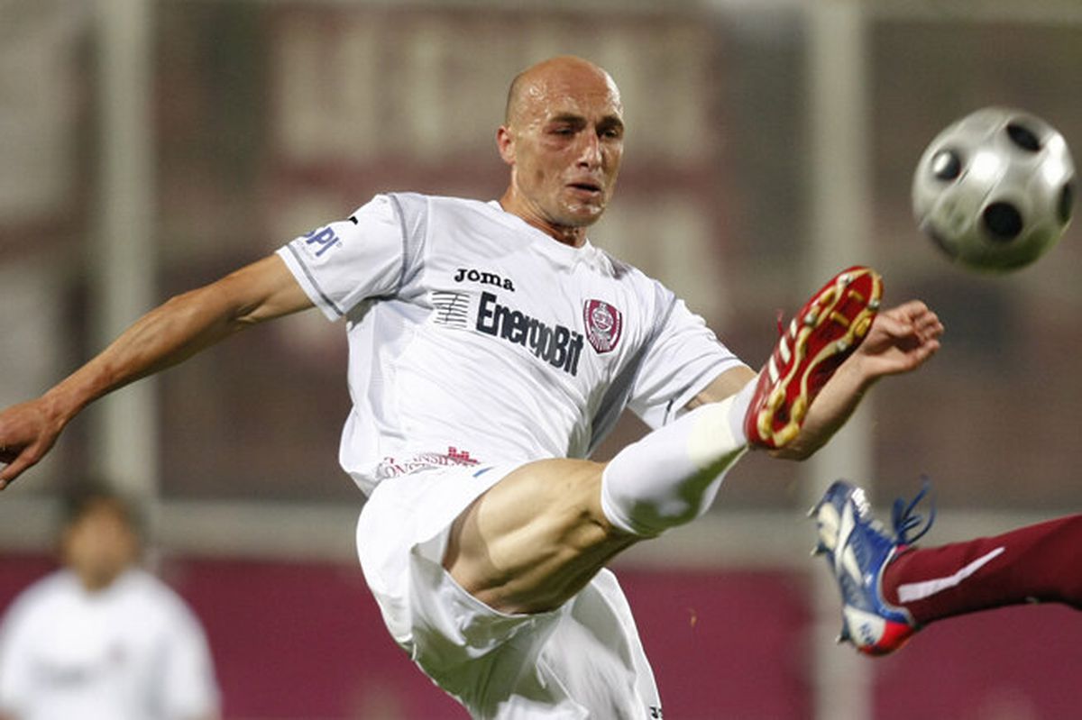 CFR Cluj - Sevilla 1-1 // VIDEO Gabi Mureșan, nemulțumit de abordarea lui Dan Petrescu: „Nu vreau să jignesc pe nimeni, dar era altceva pe vremea mea”