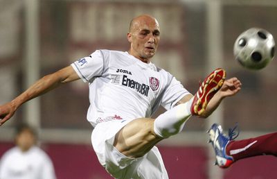 CFR Cluj - Sevilla 1-1 // VIDEO Gabi Mureșan, nemulțumit de abordarea lui Dan Petrescu: „Nu vreau să jignesc pe nimeni, dar era altceva pe vremea mea”