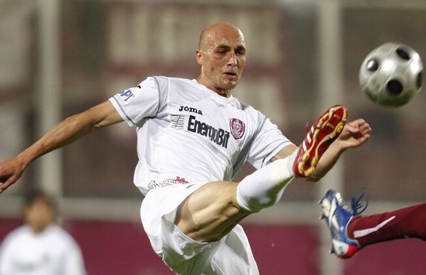 CFR Cluj - Sevilla 1-1 // VIDEO Gabi Mureșan, nemulțumit de abordarea lui Dan Petrescu: „Nu vreau să jignesc pe nimeni, dar era altceva pe vremea mea”