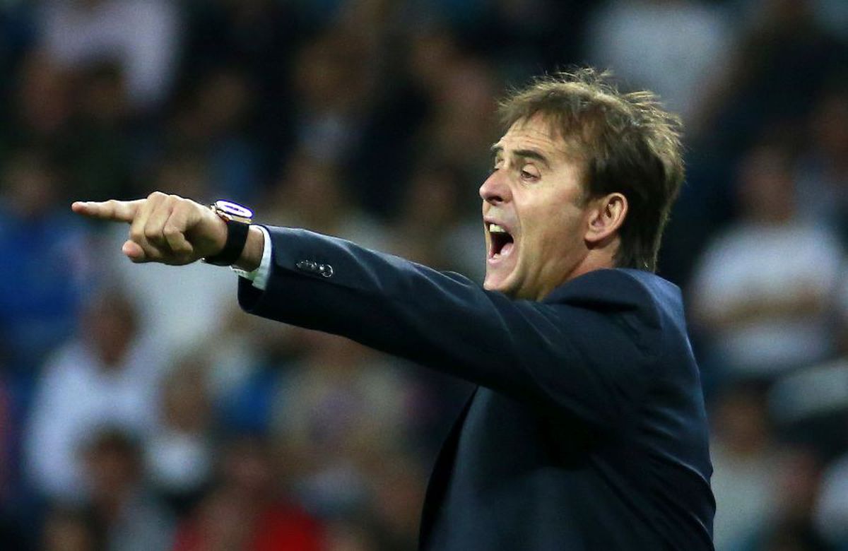 CFR CLUJ - SEVILLA 1-1 // Julen Lopetegui, nemulțumit de starea gazonului: „Nu înțeleg cum a putut să arate așa”