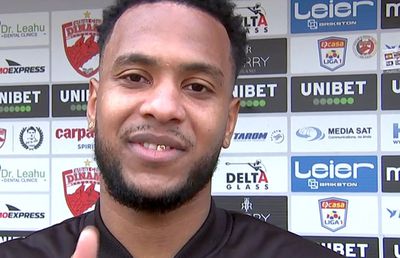 FOTO Unul dintre jucătorii aduși de Dinamo în iarnă, apariție spectaculoasă în vestiarul „câinilor”: „Mama zice că arăt urât cu el”