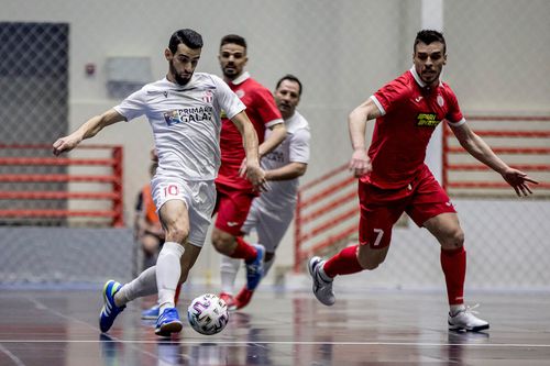CS United Galați, campioana României la Futsal, a fost eliminată în optimile de finală ale Ligii Campionilor. Gălățenii au pierdut în fața lui Kairat Almaty, scor 1-6.