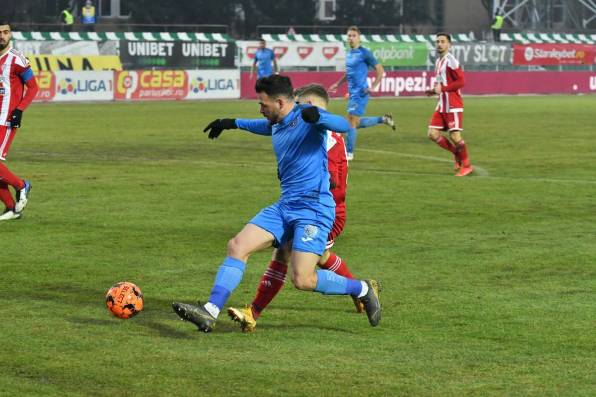 EXCLUSIV VIDEO Robert Ilyes, antrenor-jucător la 47 de ani: „Ne doare când auzim scandări xenofobe! Trăim în România, muncim și plătim impozite aici!” + povești savuroase cu George Copos