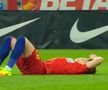 FOTO Experiment nereușit! Dragoș Nedelcu, trimis fundaș central, s-a accidentat în minutul 11 al duelului FCSB - Chindia