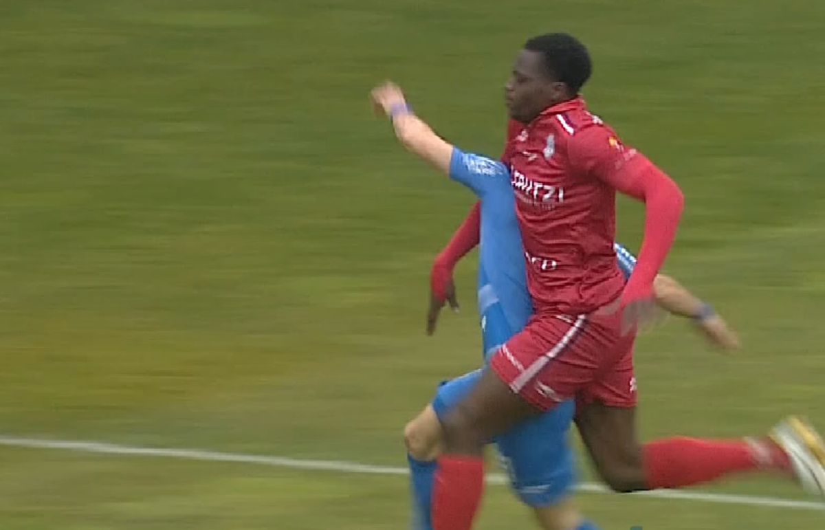 4 minute de foc în Chindia - Botoșani » Penalty refuzat gazdelor + gol marcat dintr-o poziție la limită