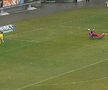 4 minute de foc în Chindia - Botoșani » Penalty refuzat gazdelor + gol marcat dintr-o poziție la limită