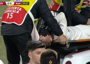 Accidentare urâtă în CFR Cluj - Rapid: s-a tăvălit de durere