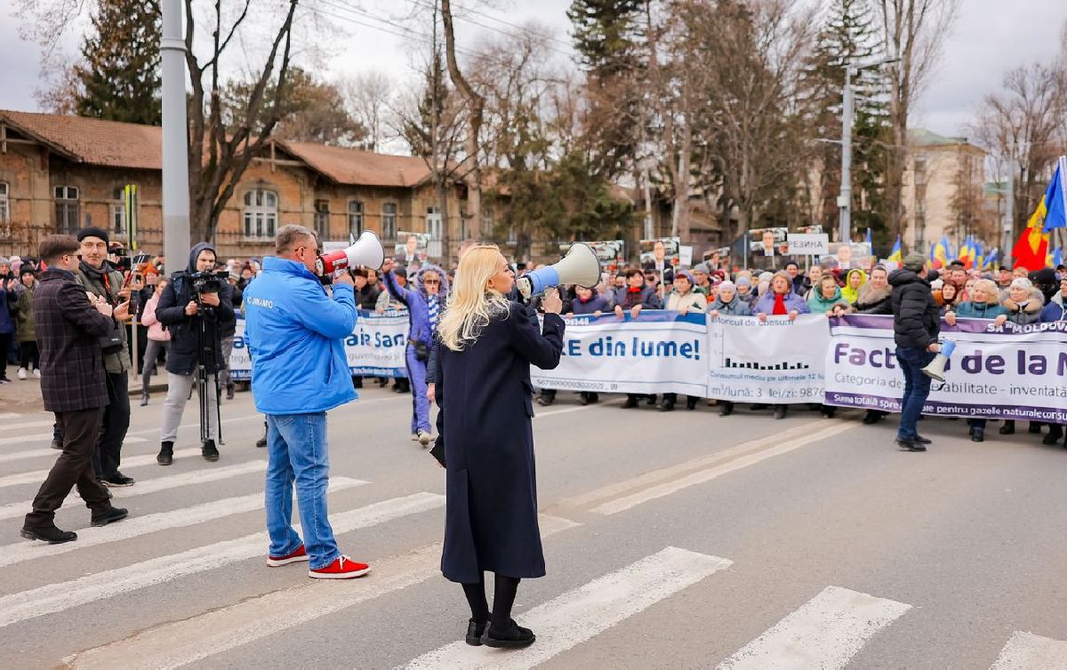 Marina Tauber, în mijlocul protestelor anti-guvernamentale de la Chișinău + imagini de la miting