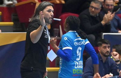 „Nu ar trebuie să ne punem mintea cu așa ceva. La handbal vin oameni civilizați” » Pintea și Adi Vasile îi taxează pe fanii Rapidului