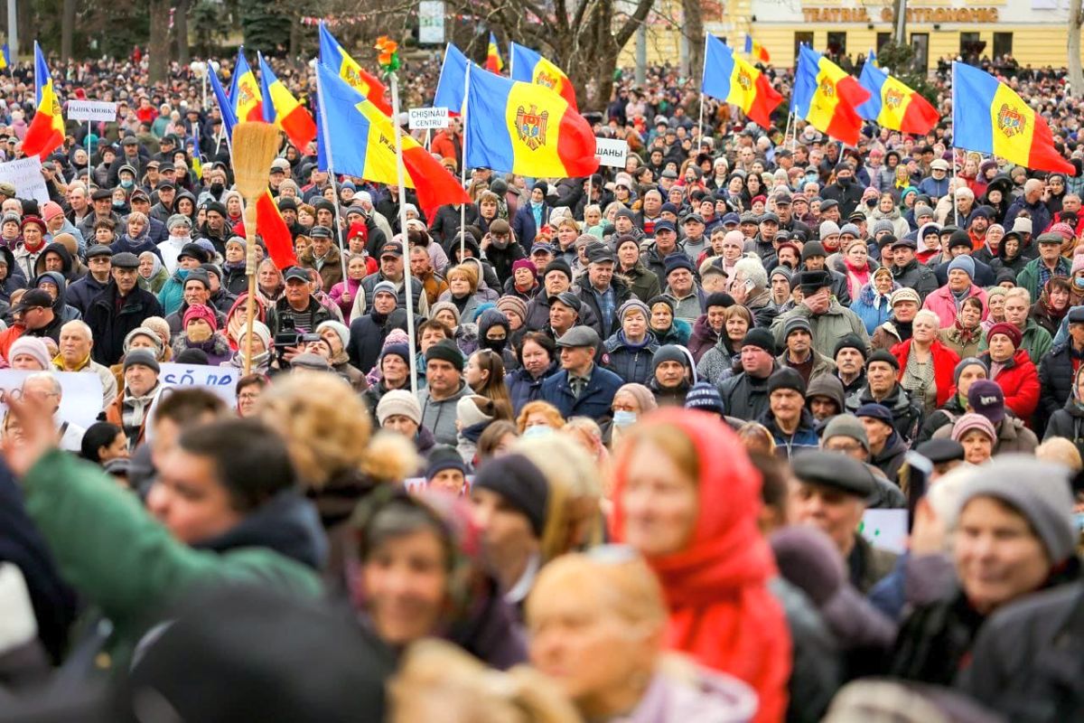 „Se vor transfera pe card!” » Marina Tauber, fosta șefă a Federației de Tenis, filmată când le explică activiștilor din Republica Moldova când vor primi bani din Rusia: „E vorba de lunile de campanie”