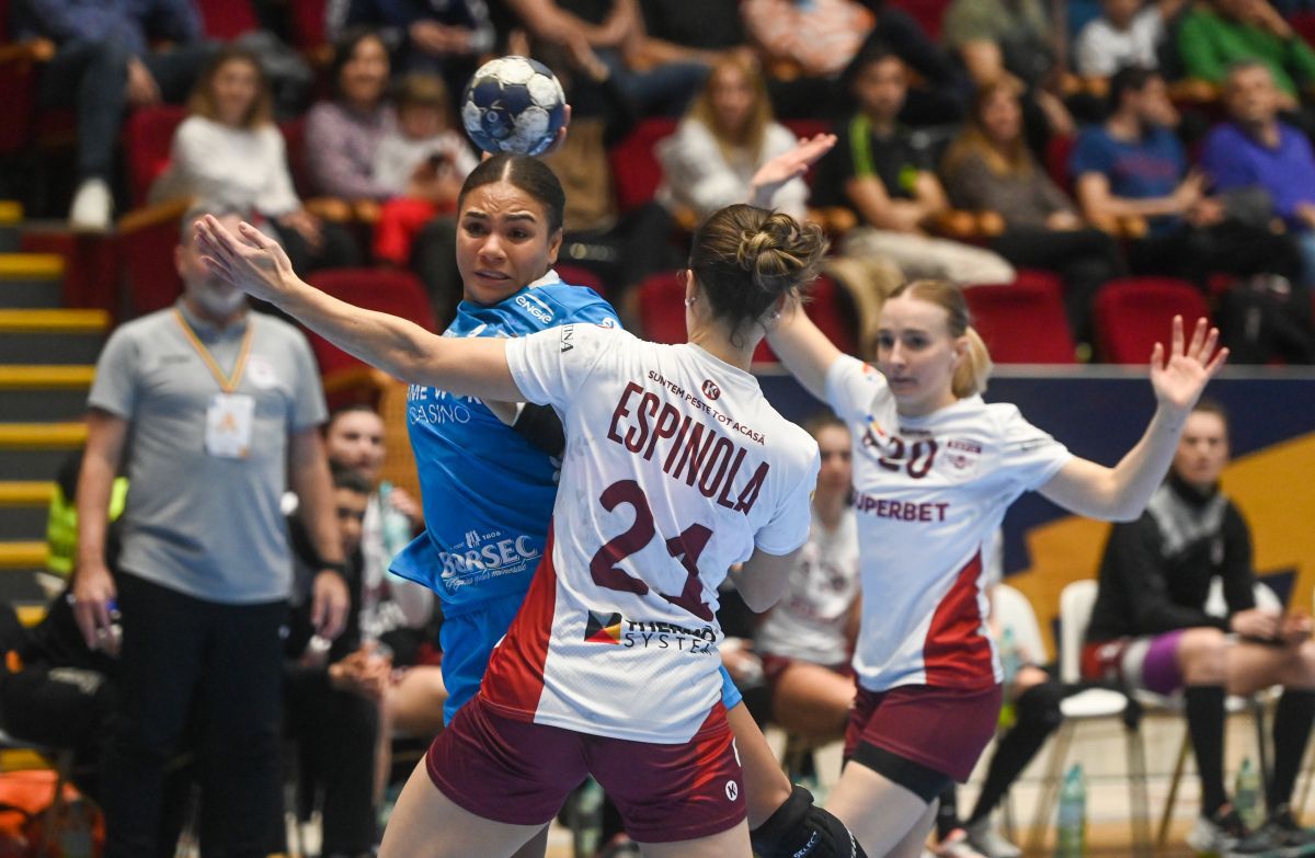 CE UMILINȚĂ! Rapid, eliminată din Cupă de rivala CSM București după un meci incredibil » Campioana a condus cu 6 goluri, apoi n-a marcat jumătate de repriză!