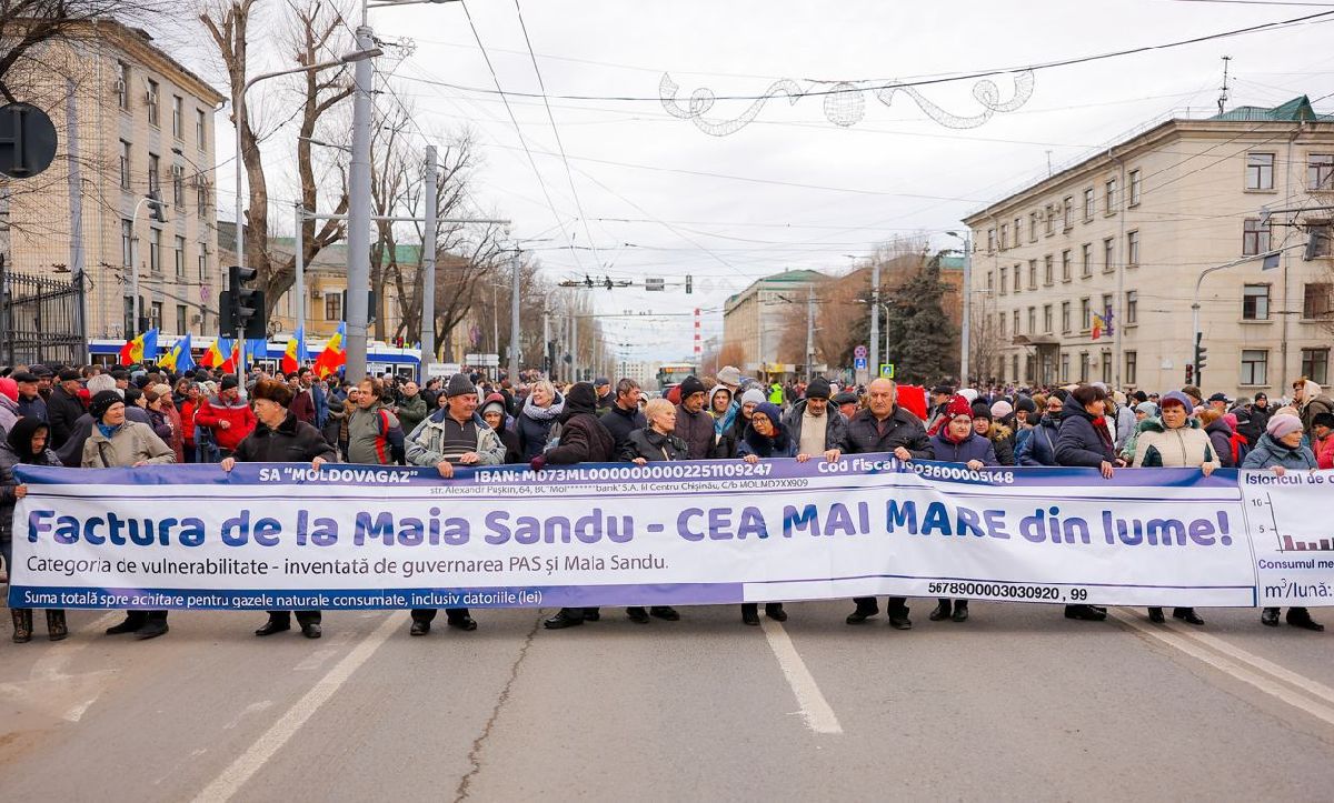 Marina Tauber, în mijlocul protestelor anti-guvernamentale de la Chișinău + imagini de la miting