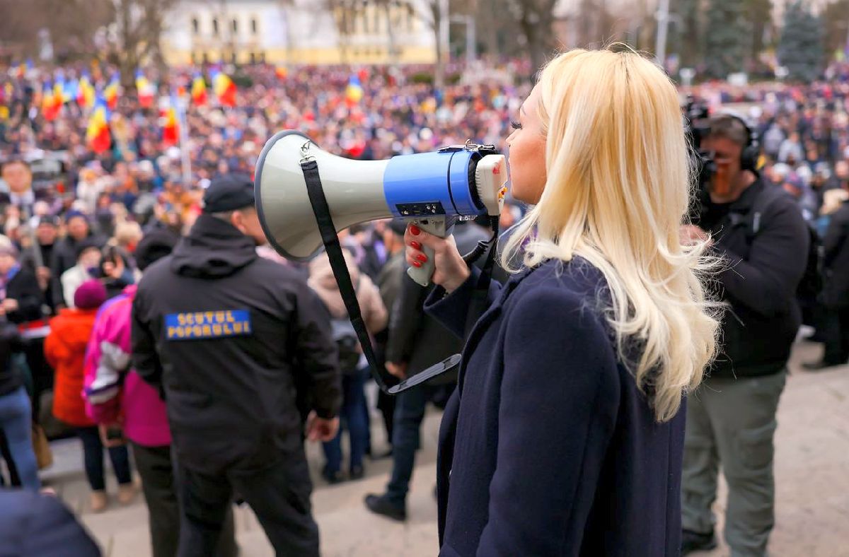 Marina Tauber, în mijlocul protestelor anti-guvernamentale de la Chișinău + imagini de la miting