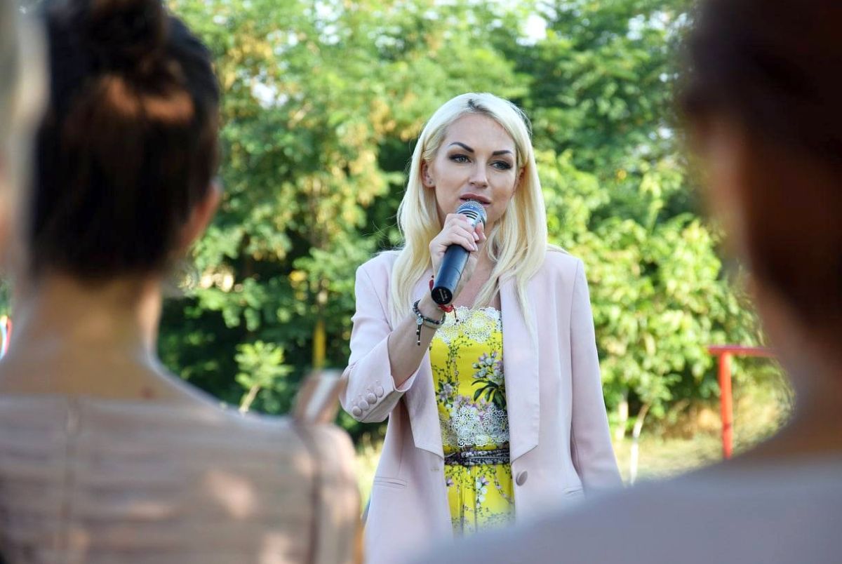 „Se vor transfera pe card!” » Marina Tauber, fosta șefă a Federației de Tenis, filmată când le explică activiștilor din Republica Moldova când vor primi bani din Rusia: „E vorba de lunile de campanie”