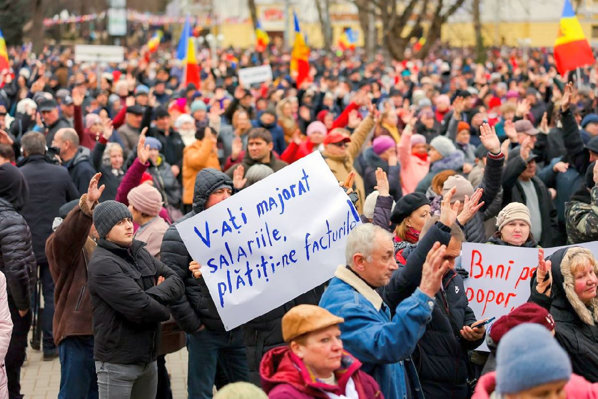 Marina Tauber, în mijlocul protestelor anti-guvernamentale de la Chișinău + imagini de la miting
