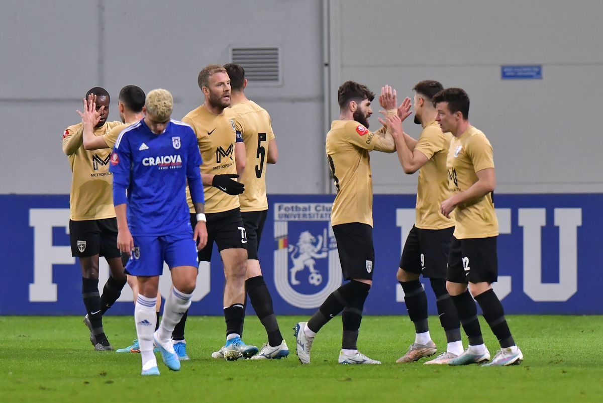 Mititelu încă speră la play-off: „Refuz să cred că Burleanu lasă lucrurile așa!” + noi contre cu galeria: „«Gogoașă» să-și caute serviciu, că nu mai primește bani de la mine”