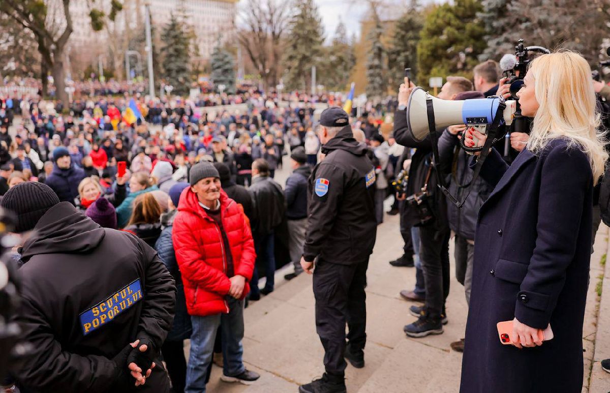 Marina Tauber, în mijlocul protestelor anti-guvernamentale de la Chișinău + imagini de la miting