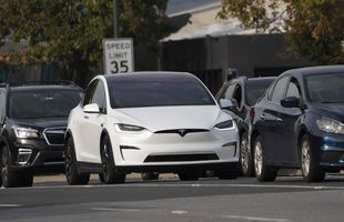 Elon Musk confirmă: Tesla Model Y nu primește un facelift anul acesta