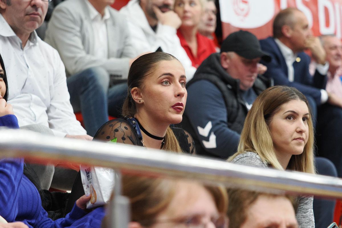 A atras toate privirile la Dinamo - CSM Constanța, derby-ul românesc din European League! Fanii au stat la coadă pentru o poză