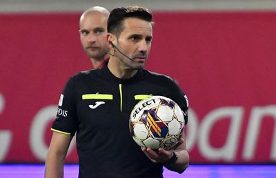„Hai să-l batem pe arbitru că e tare-n gură!” » Poveste de coșmar cu Sebastian Colțescu: „Asistenții și observatorul erau bătuți de spectatori”