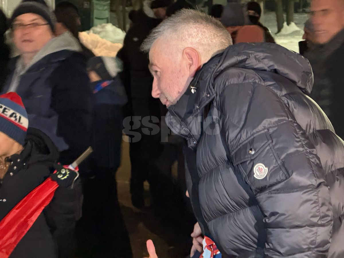 Cu cine a venit Darius Olaru la FCSB - PAOK: au atras toate privirile pe Arena Națională » Alți oaspeți de gală la meci