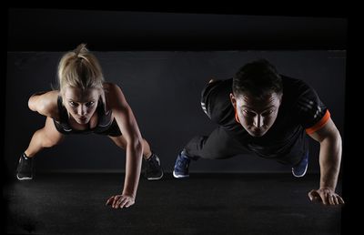 Care sunt beneficiile antrenamentelor cu greutăți și cum să începi