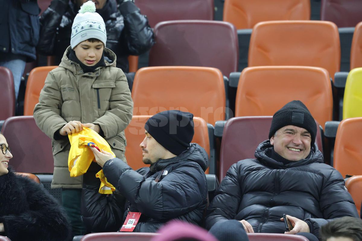 Cu cine a venit Darius Olaru la FCSB - PAOK: au atras toate privirile pe Arena Națională » Alți oaspeți de gală la meci