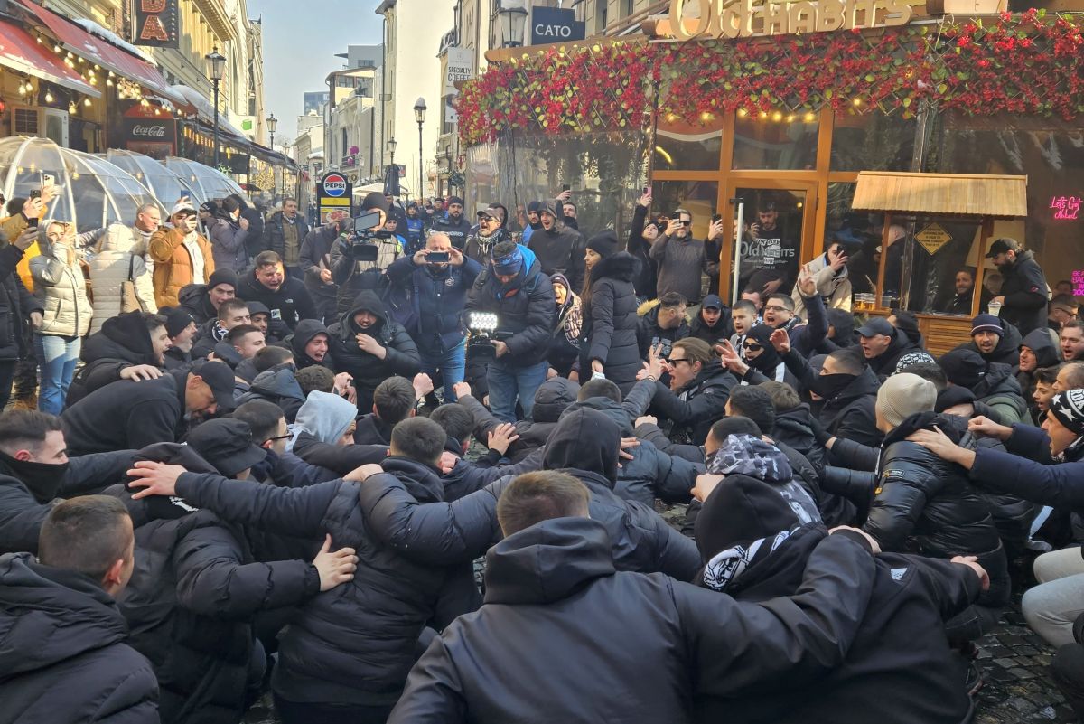 „Invazia” elenă! Reporterii GSP, în Centrul Vechi printre fanii lui PAOK! Numele lui Răzvan Lucescu a răsunat în inima Bucureștiului