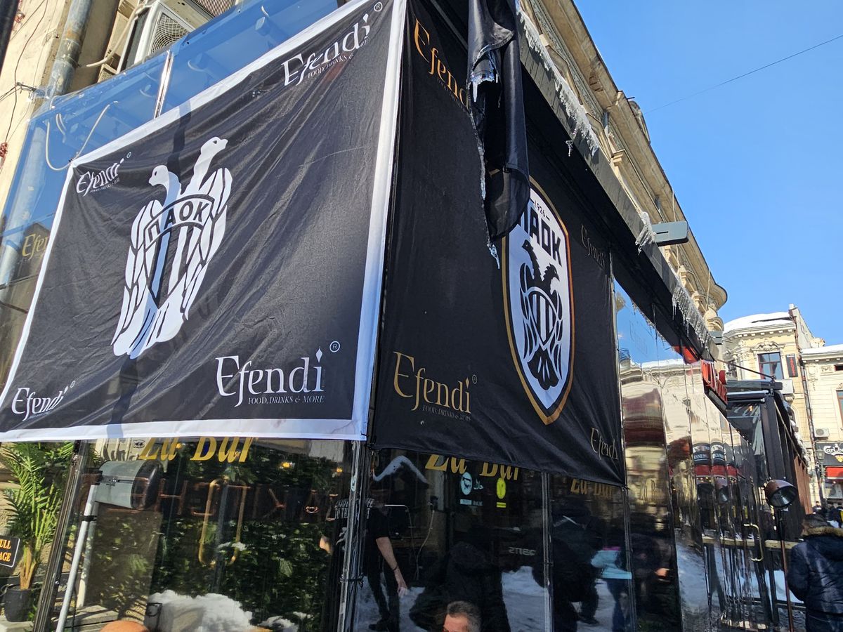 Away days » Suporterii lui PAOK fac spectacol în Centrul Vechi din București înaintea duelului cu FCSB