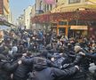 Suporterii lui PAOK fac spectacol în Centrul Vechi din București înaintea duelului cu FCSB, foto: Remus Dinu