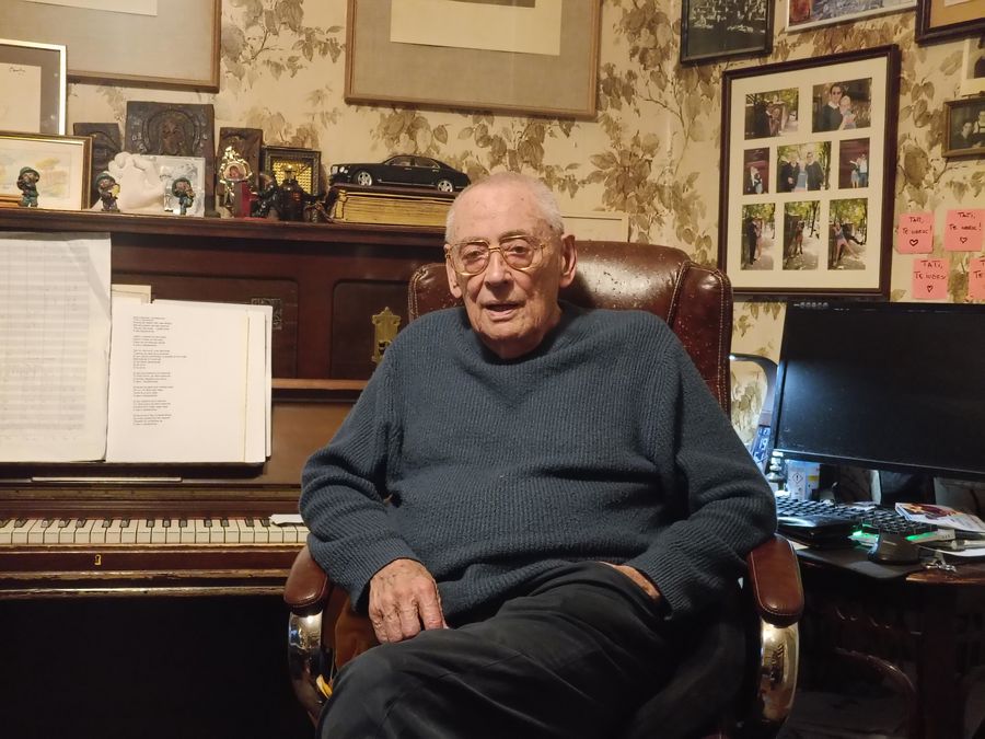 Cel mai vechi suporter al roș-albaștrilor, reacție în preajma startului meciului meciurilor: „Zi-mi dacă e vreunul mai bun?”