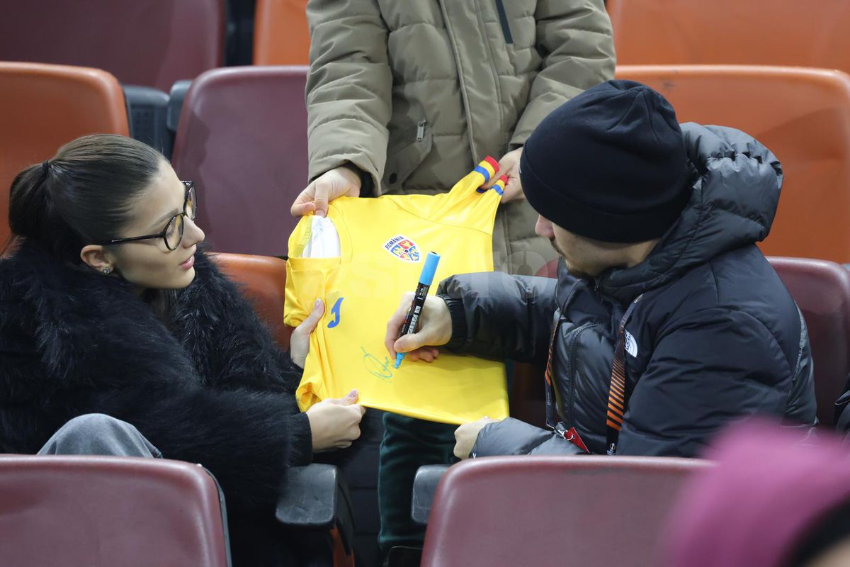 Cu cine a venit Darius Olaru la FCSB - PAOK: au atras toate privirile pe Arena Națională » Alți oaspeți de gală la meci