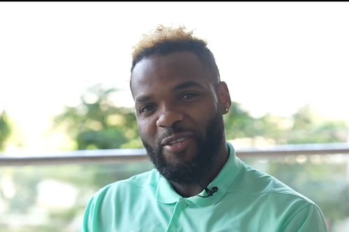 Aaron Boupendza, fostul jucător de la Rapid, prezentat la Zhejiang Professional