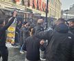 Suporterii lui PAOK fac spectacol în Centrul Vechi din București înaintea duelului cu FCSB, foto: Remus Dinu