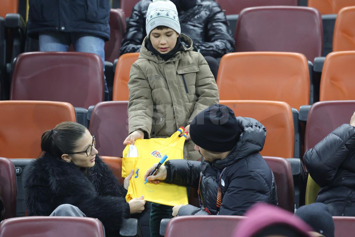 Cu cine a venit Darius Olaru la FCSB - PAOK: au atras toate privirile pe Arena Națională » Alți oaspeți de gală la meci