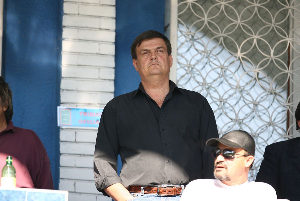 Marin Condescu de-a lungul anilor » Sindicalistul-șef de club, în diverse ipostaze: din mină în lojă, de la mărire la decădere