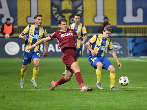 CFR Cluj și Petrolul se înfruntă de la ora 18:00 într-un meci care poate avea implicații importante în lupta la play-off. // foto: Imago Images