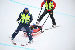 Campionul mondial la halfpipe, scos pe targă de pe pârtie după o căzătură serioasă în timpul calificărilor la Jocurile Olimpice: „E afectat, dar conștient”