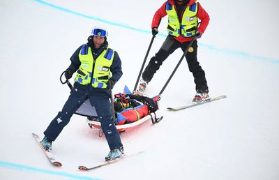 Campionul mondial la halfpipe, scos pe targă de pe pârtie după o căzătură serioasă în timpul calificărilor la Jocurile Olimpice: „E afectat, dar conștient”