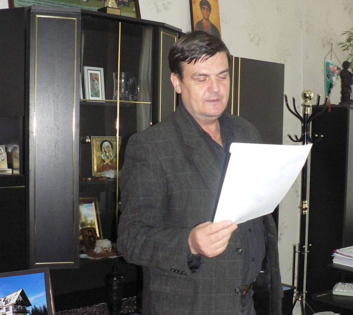 Marin Condescu de-a lungul anilor » Sindicalistul-șef de club, în diverse ipostaze: din mină în lojă, de la mărire la decădere