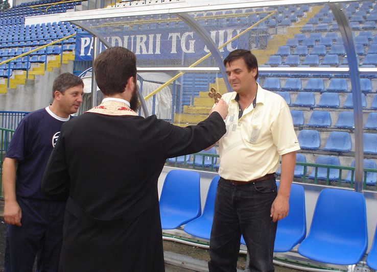 Marin Condescu, de-a lungul anilor petrecuți la Pandurii / Sursă foto: Arhivă Gazeta Sporturilor