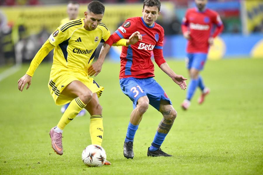 Juri Cisotti, în FCSB - Fenerbahce // FOTO: GSP.ro FCSB pregătește o surpriză cu Dinamo: „I-am zis lui Gigi Becali să îl băgăm atacant”