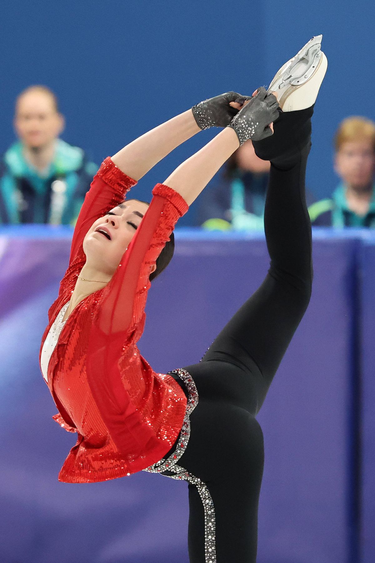 Rusoaica a participat în finală la patinaj artistic, alături de Julia Sauter, și a fost ținta criticilor: „Nu încalcă regulile?”