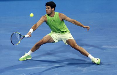 Aflat la Doha, Carlos Alcaraz cere schimbarea regulilor: „Este absurd. Arbitrii ar trebui să aibă puțină flexibilitate”