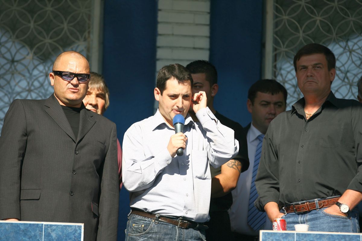 Marin Condescu de-a lungul anilor » Sindicalistul-șef de club, în diverse ipostaze: din mină în lojă, de la mărire la decădere