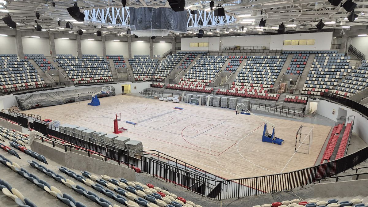Federațiile se bat pentru noua sală ultramodernă din România! Arena e aproape de inaugurare, imagini din interior