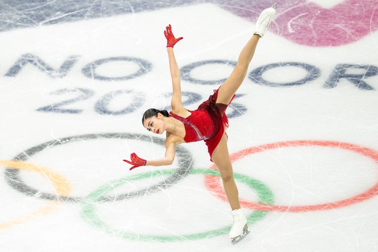 Ținuta purtată de Adeliia Petrosian / foto: Imago Images
