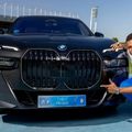 Kylian Mbappe e mândru că-și poate conduce BMW-ul pus la dispoziție de Real Madrid / Foto: X